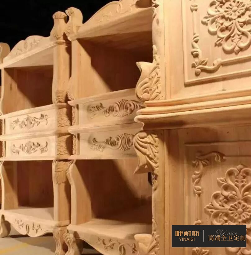 第十一步：木磨。把木頭表面的毛刺打磨掉，有小坑挖或黑疤的地方挖掉后填補(bǔ)起來(lái)、并打磨光滑。